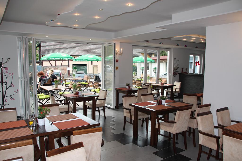 鲁斯特 含羞草旅馆酒店 外观 照片
